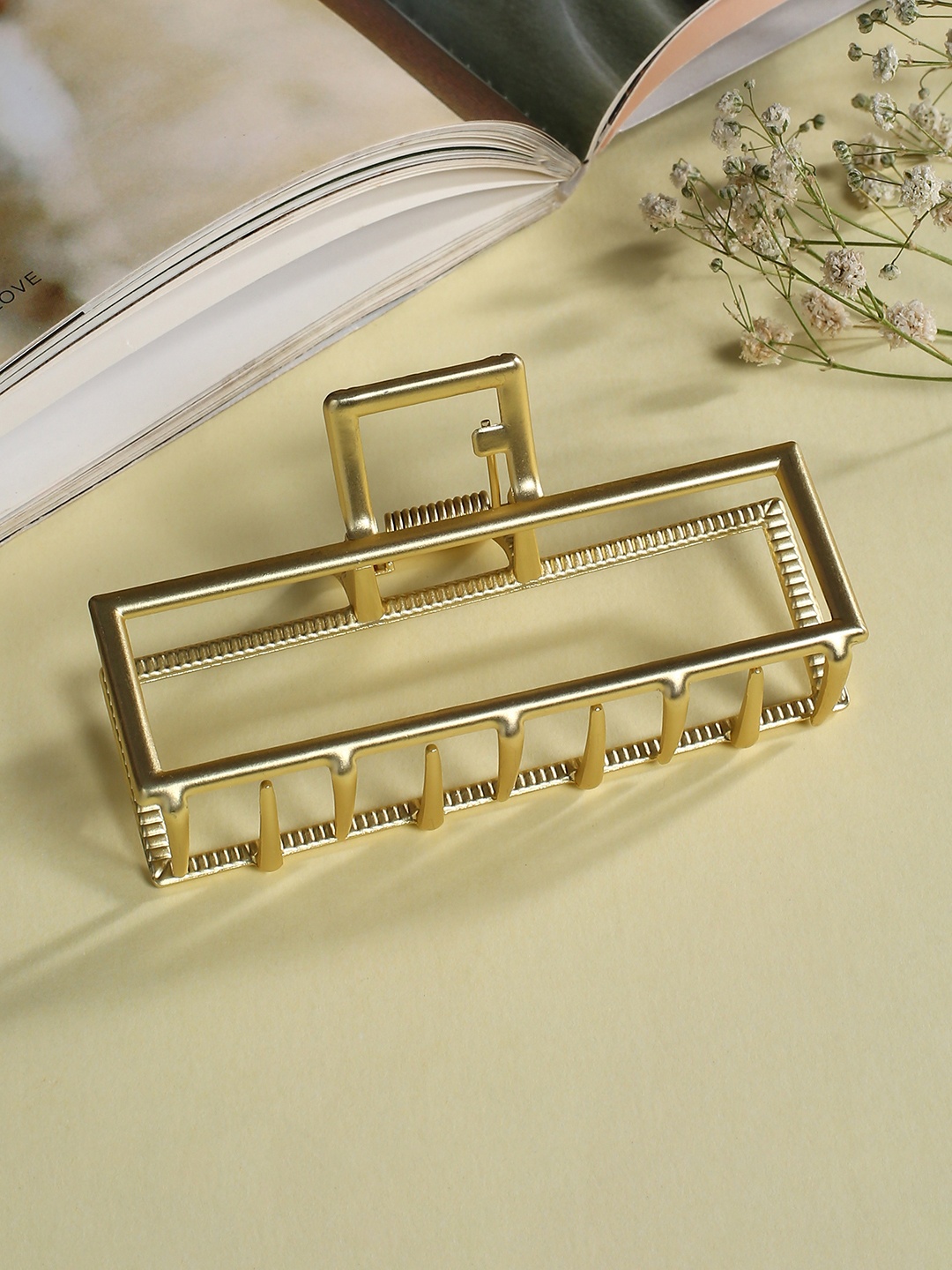

Justpeachy Women Gold-Toned Claw Hair Clip