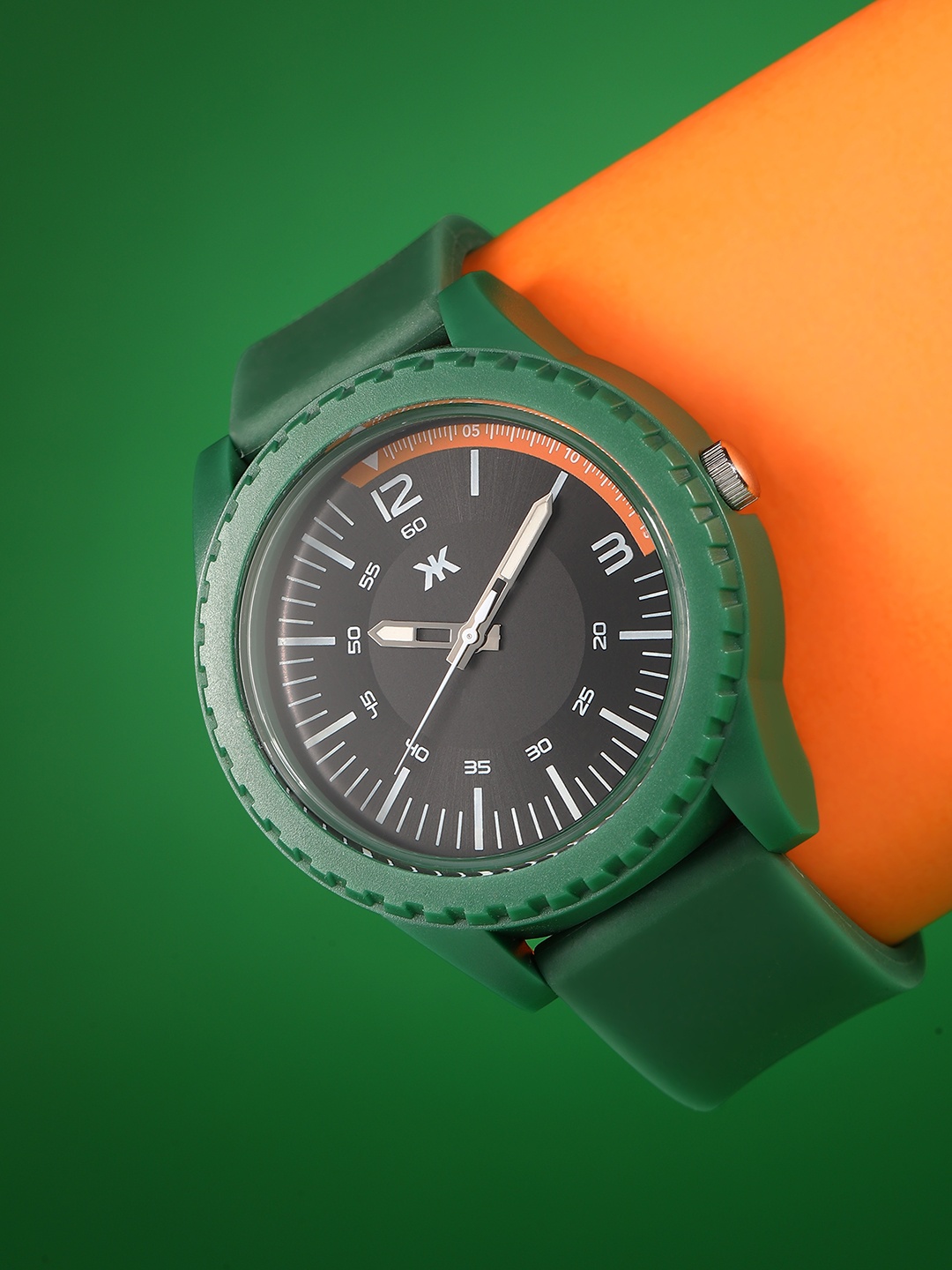 

Kook N Keech Men Black Dial & Green Strap Analogue Watch KNK11-B