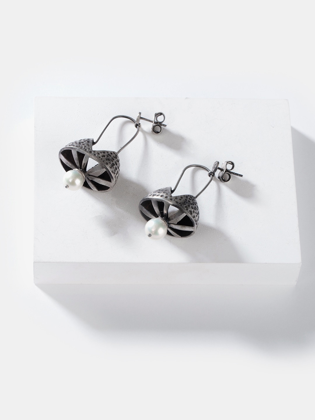 

SHAYA Silver-Toned Contemporary Hoop Earrings