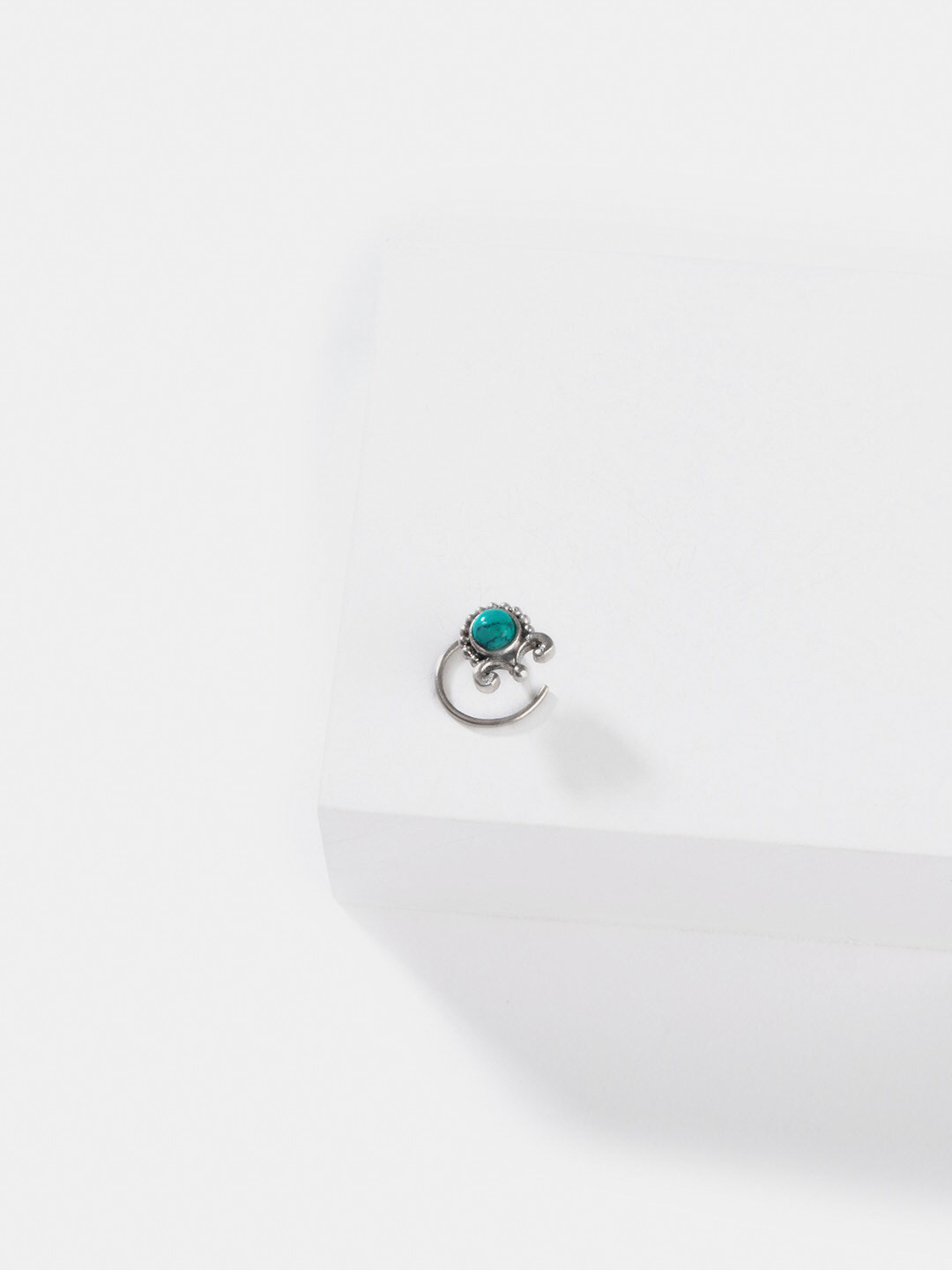 

SHAYA Blue 925 Silver Antique Ivoryday Wear Nose Pin