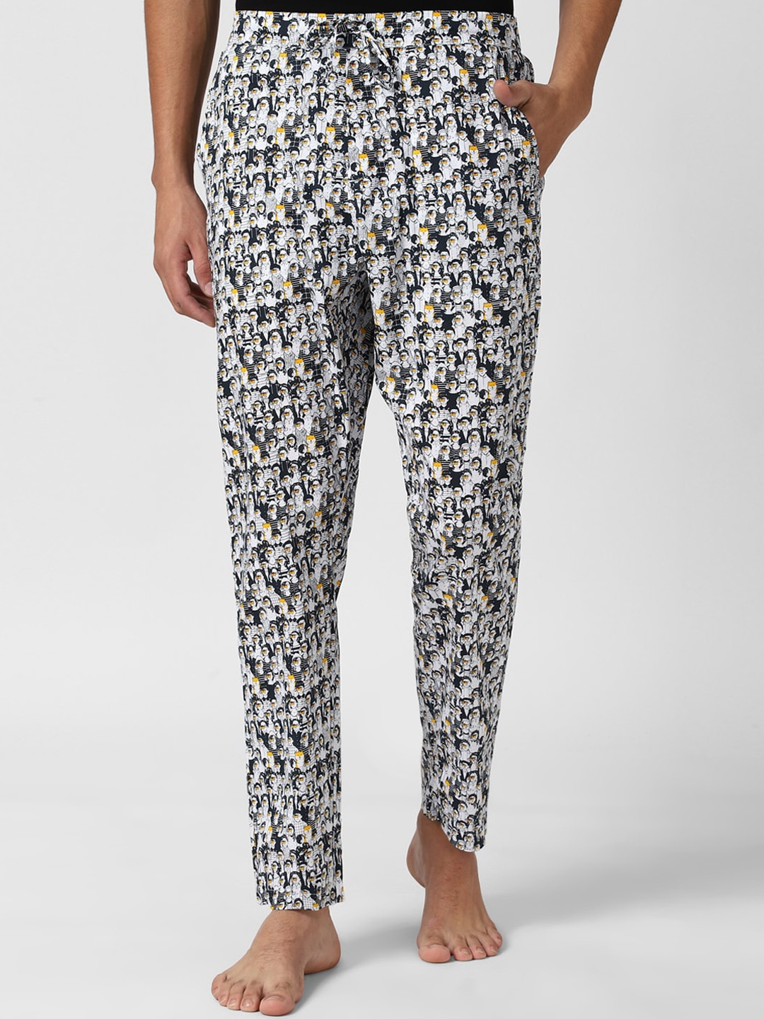 

Peter England Men Black & White Printed Pure Cotton Loose Fit Lounge Pants