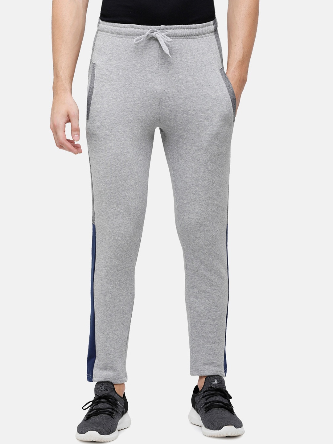 

MADSTO Men Grey Melange & Black Colourblocked Track Pants
