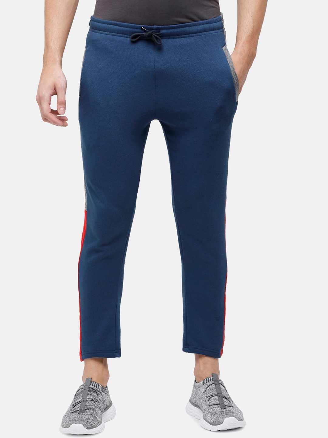 

MADSTO Men Navy Blue Solid Straight-Fit Cotton Track Pants