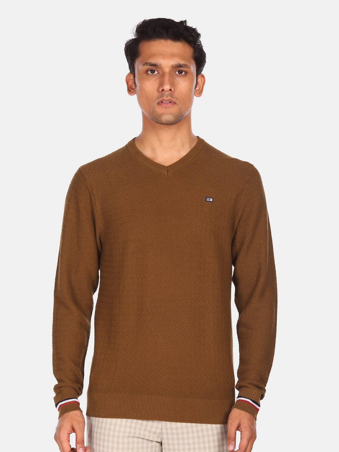 

Arrow Sport Men Brown & White V-Neck Pure Cotton Pullover