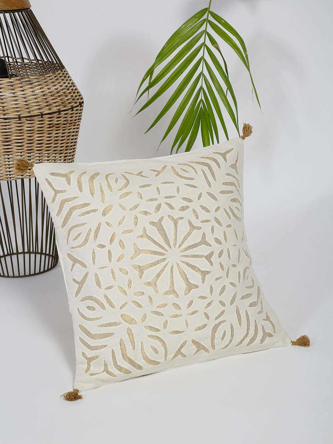 

Fabindia Off White & Gold-Toned Abstract Square Cushion Covers