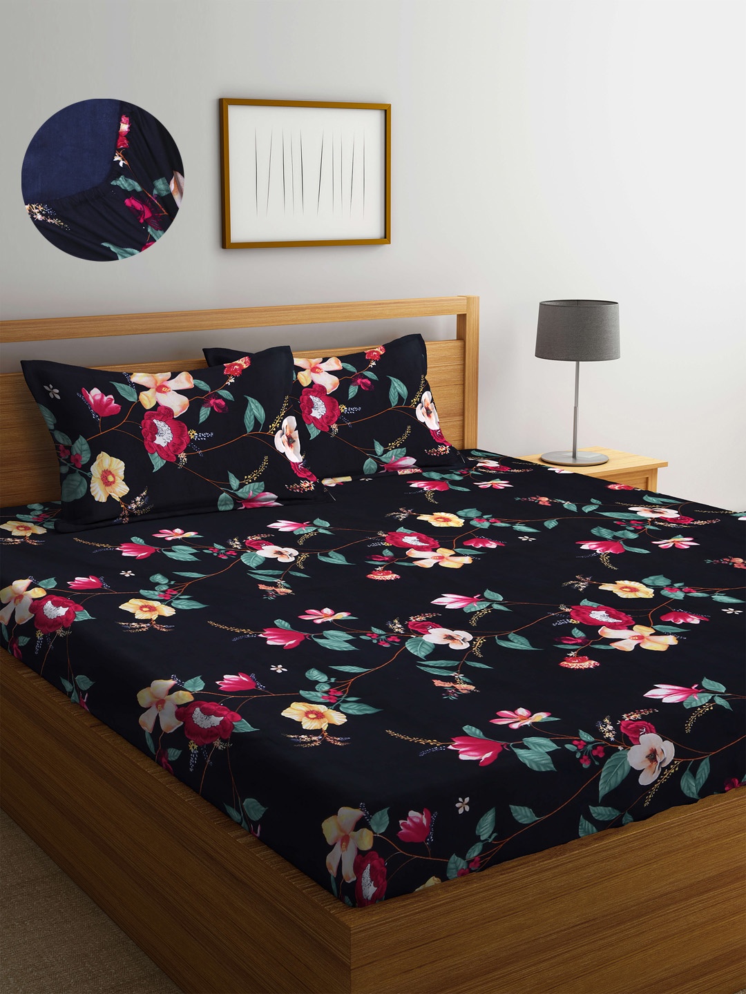 

Arrabi Black Floral 300 TC King Bedsheet With 2 Pillow Covers