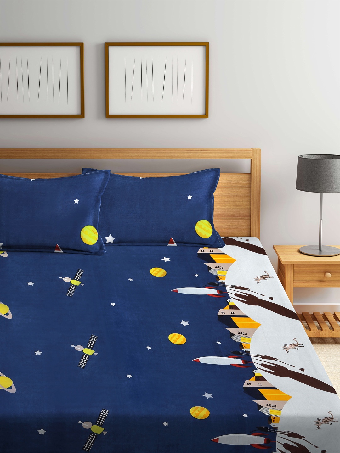 

Arrabi Blue & Yellow Graphic 300 TC King Bedsheet with 2 Pillow Covers