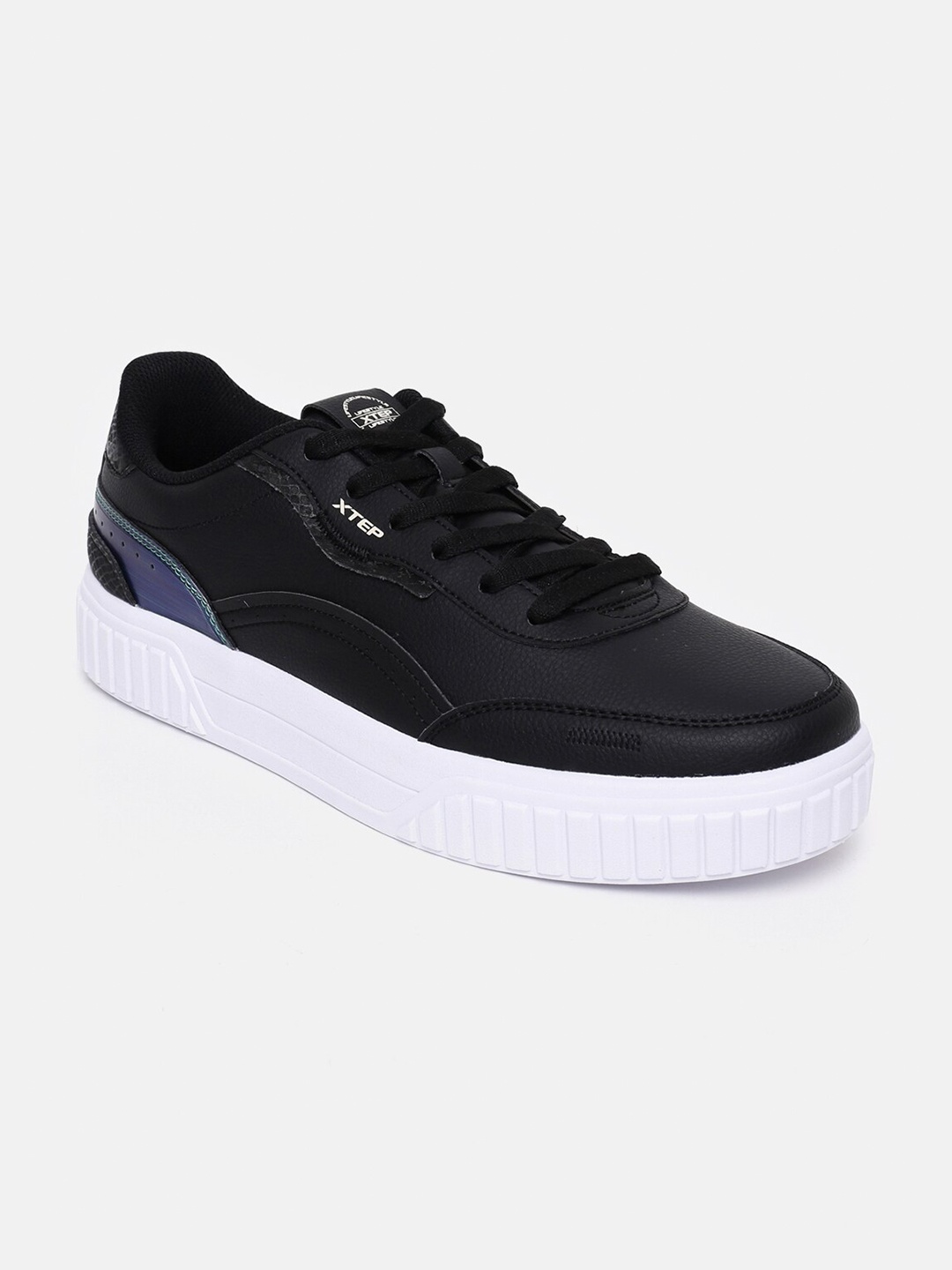 

Xtep Men Black Classic Skateboarding Non-Marking Shoes