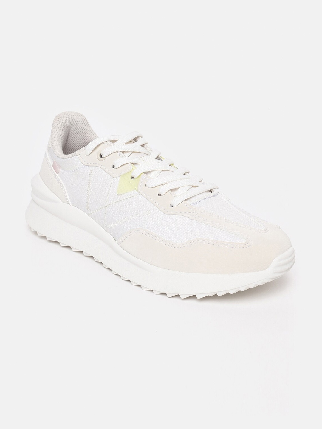 

Xtep Women Beige Textile Training or Gym Non-Marking Shoes