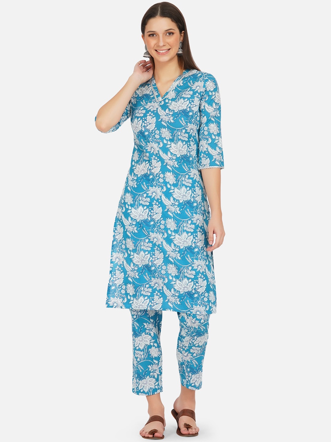 

FABNEST Women Blue Floral Printed Regular Pure Cotton Kurta with Trousers