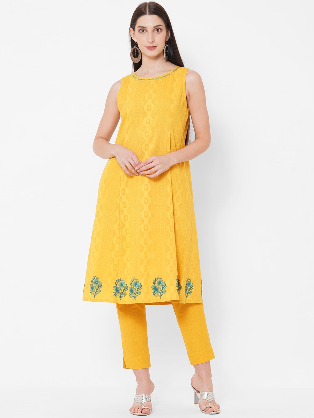 

KAMI KUBI Women Yellow Panelled Pure Cotton Kurti with Trousers