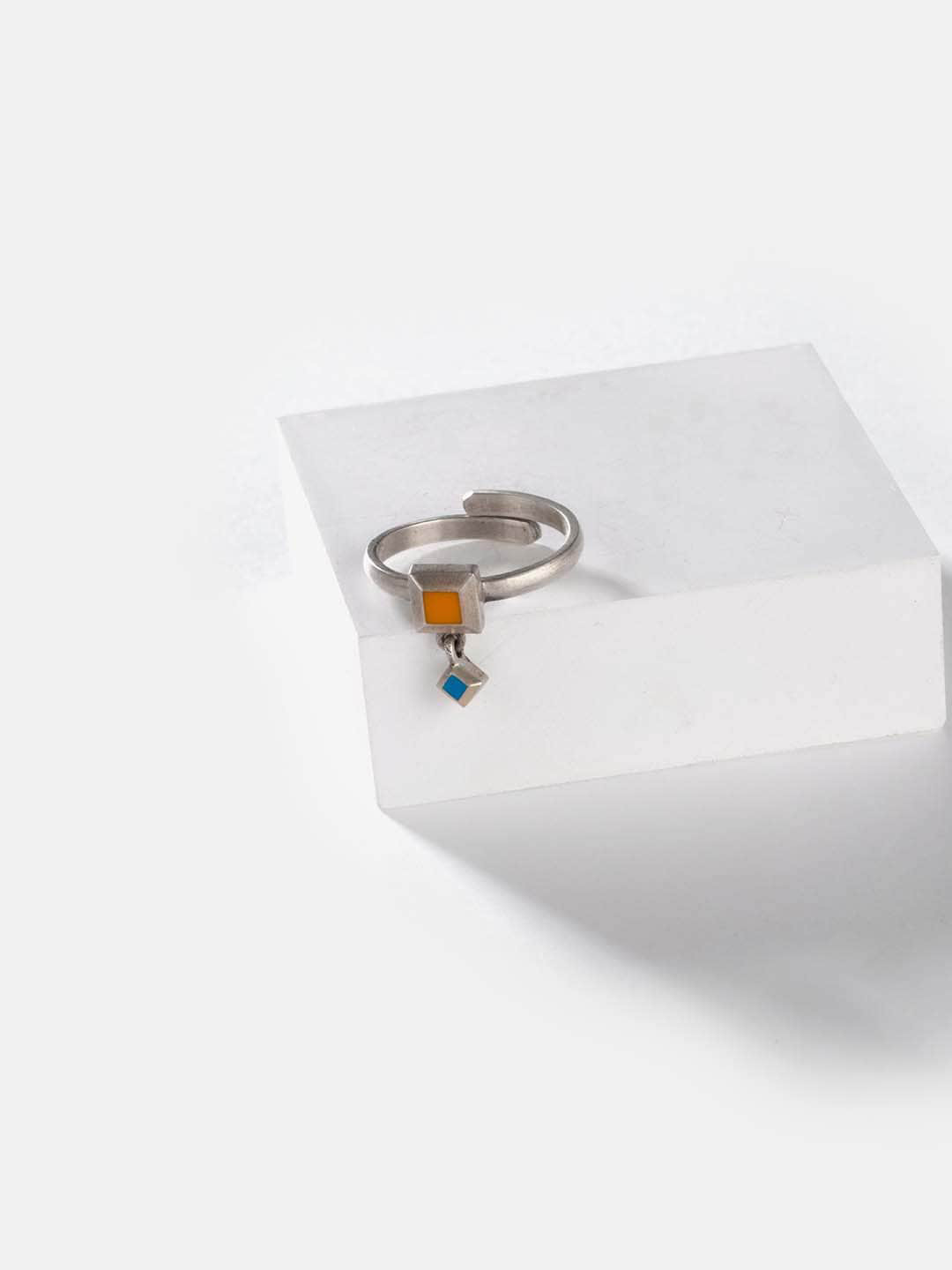 

SHAYA Oxidised Silver-Toned & Yellow Enamelled Finger Ring