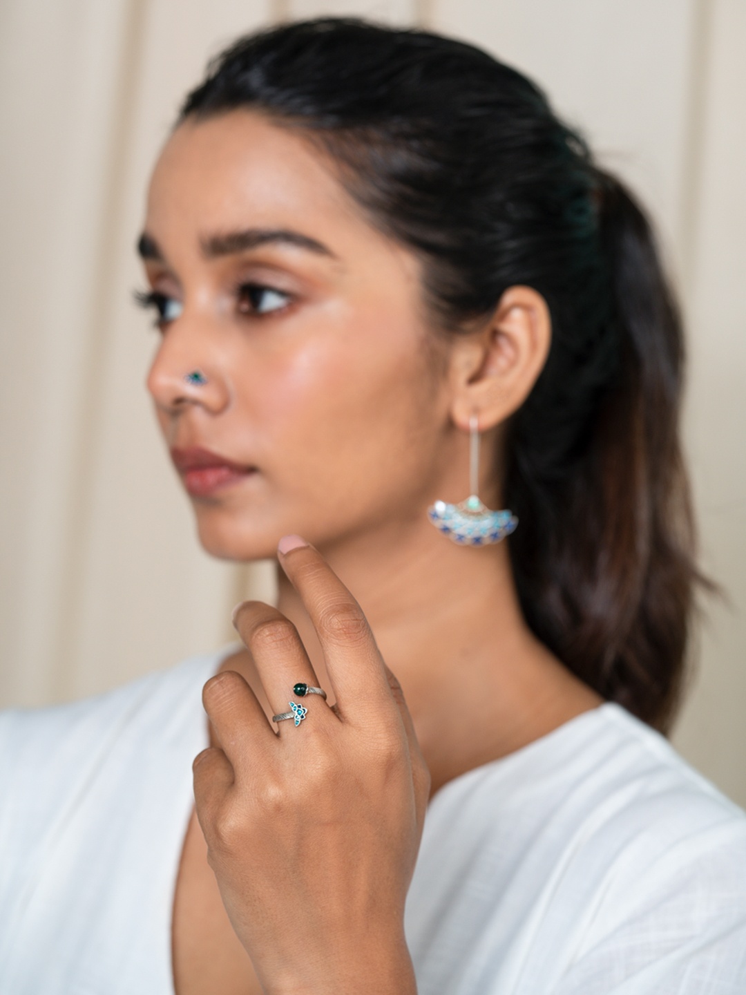 

SHAYA Oxidised Silver-Toned & Green Quartz-Studded Enamelled Finger Ring