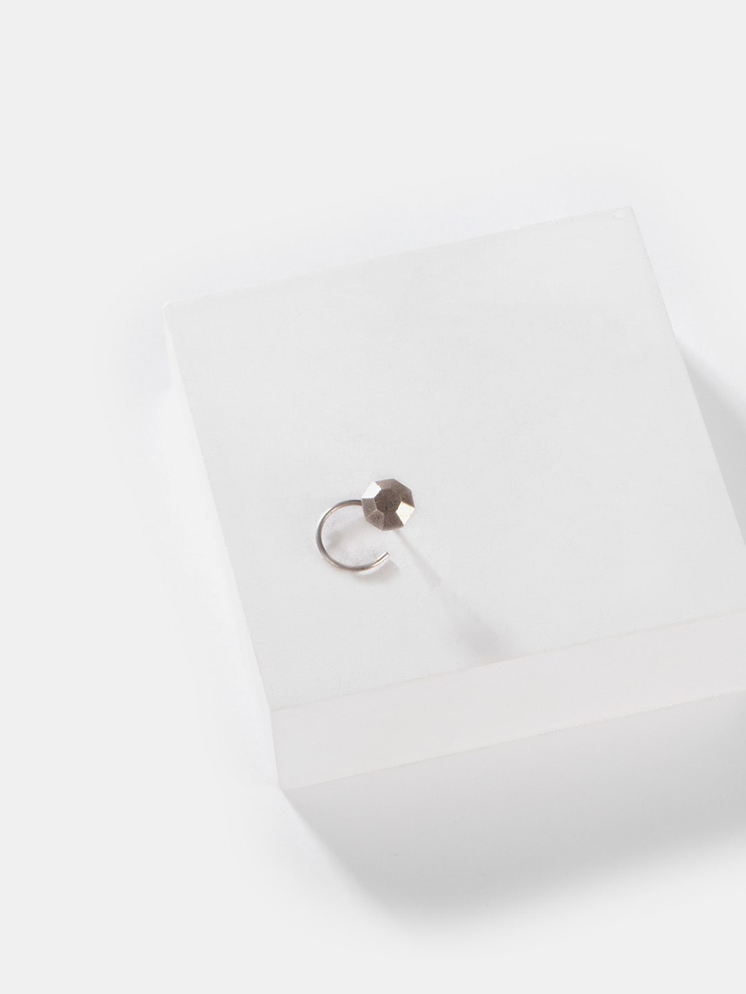 

SHAYA Woman 925 Silver Antique Jijis Mela Tour Nose Pin