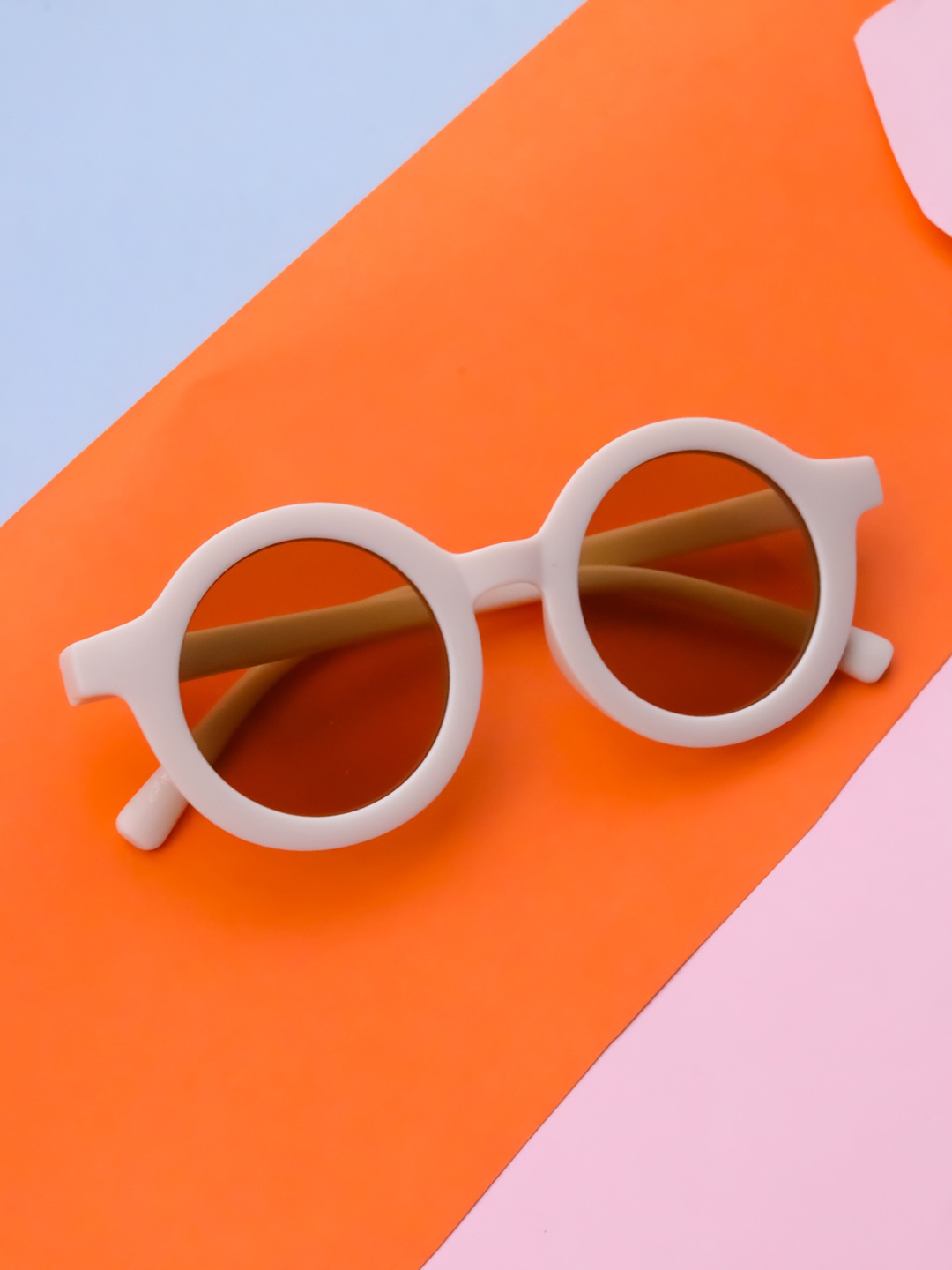 

Spiky Kids Black Lens & Pink Round Sunglasses with UV Protected Lens Zround_Peach