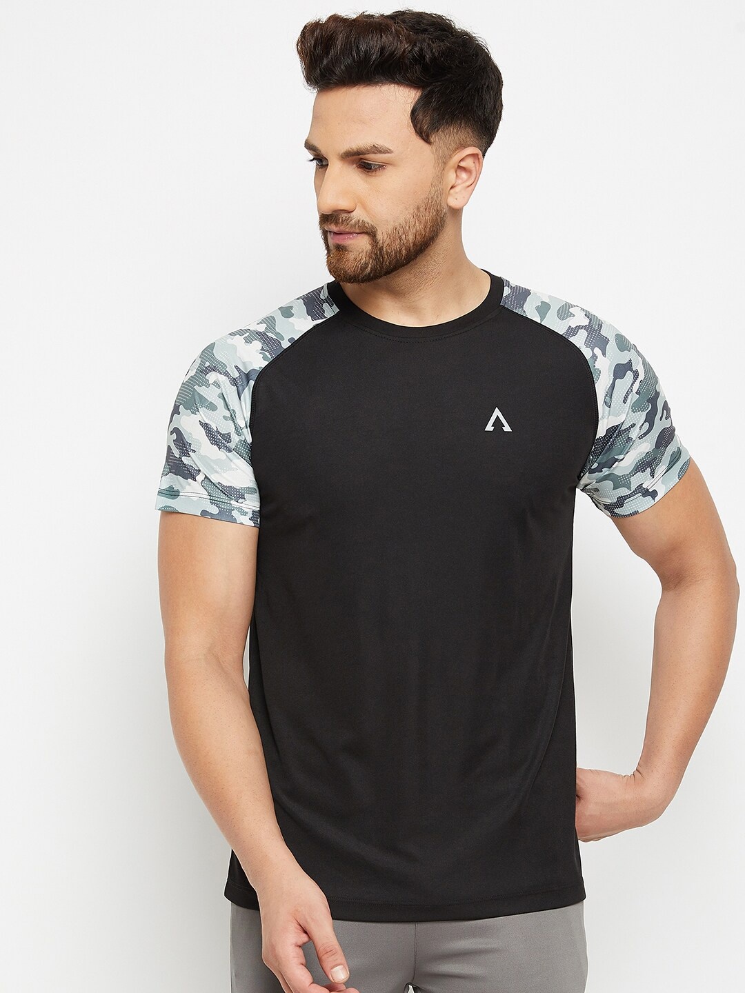 

AUSTIEX Men Black Camo Printed Sports T-shirt