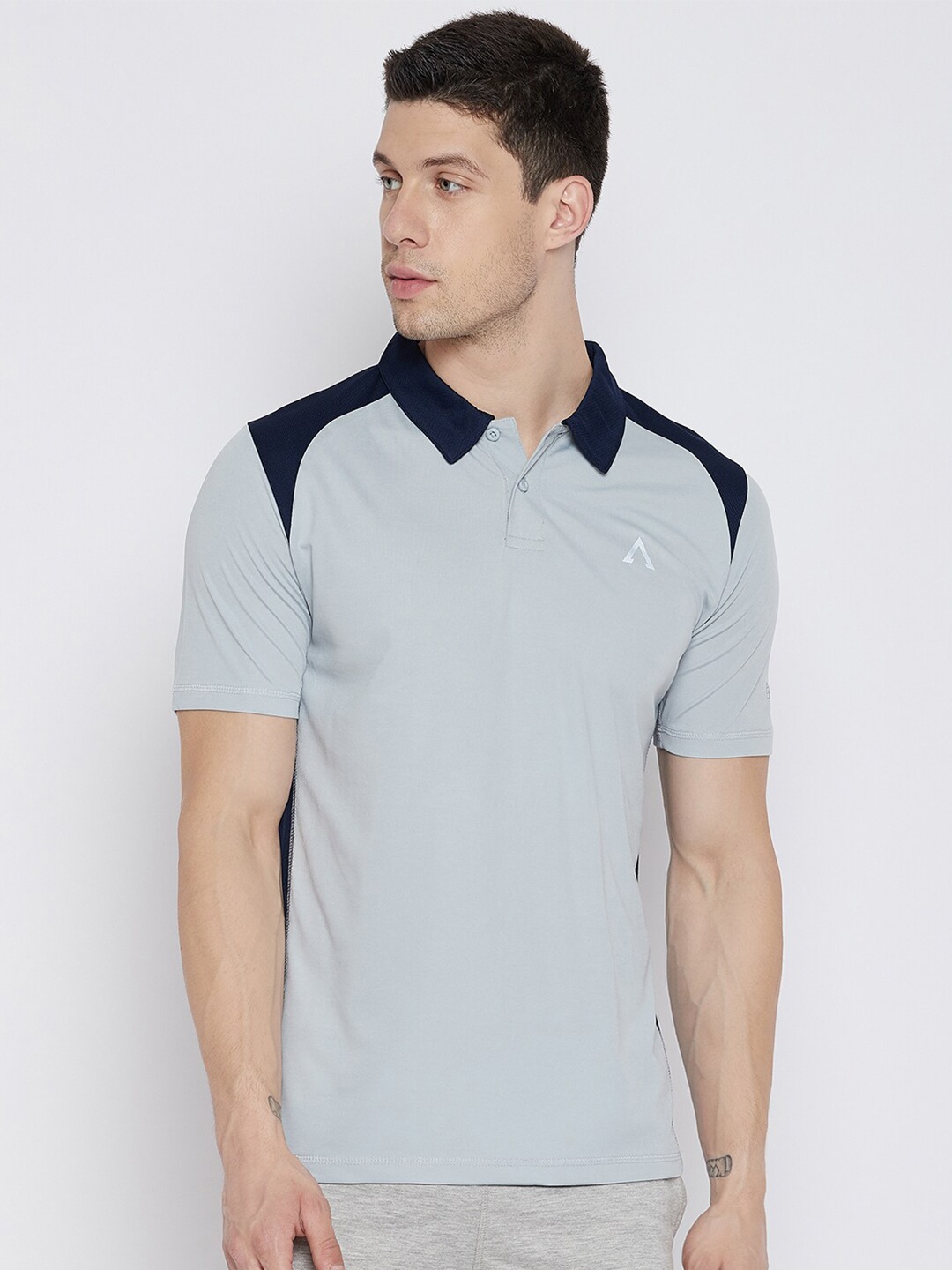 

AUSTIEX Men Grey & Black Colourblocked Polo Collar Regular-Fit Sports T-shirt