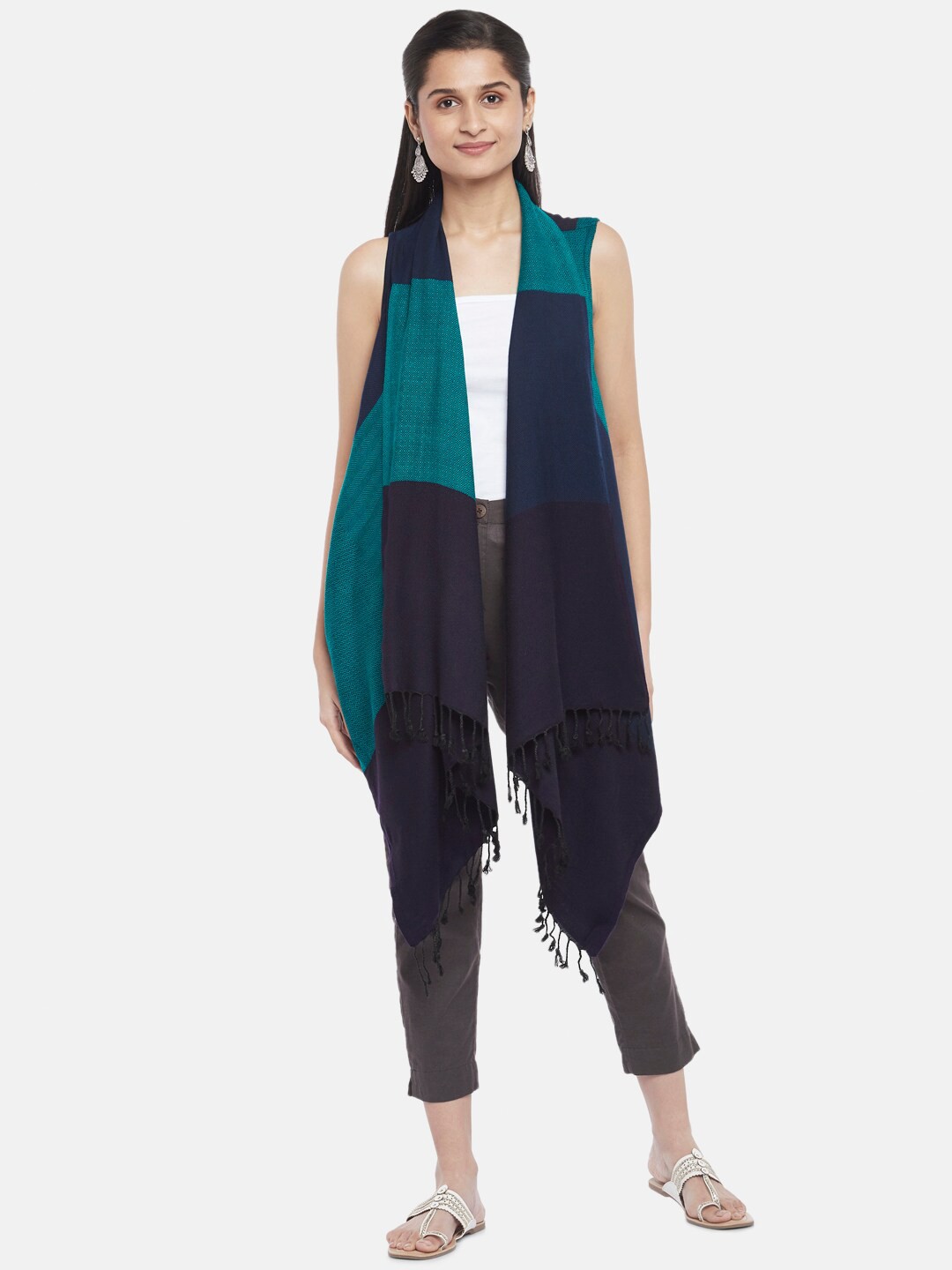 

AKKRITI BY PANTALOONS Women Teal & Black Colourblocked Tasselled Fusion Shrug