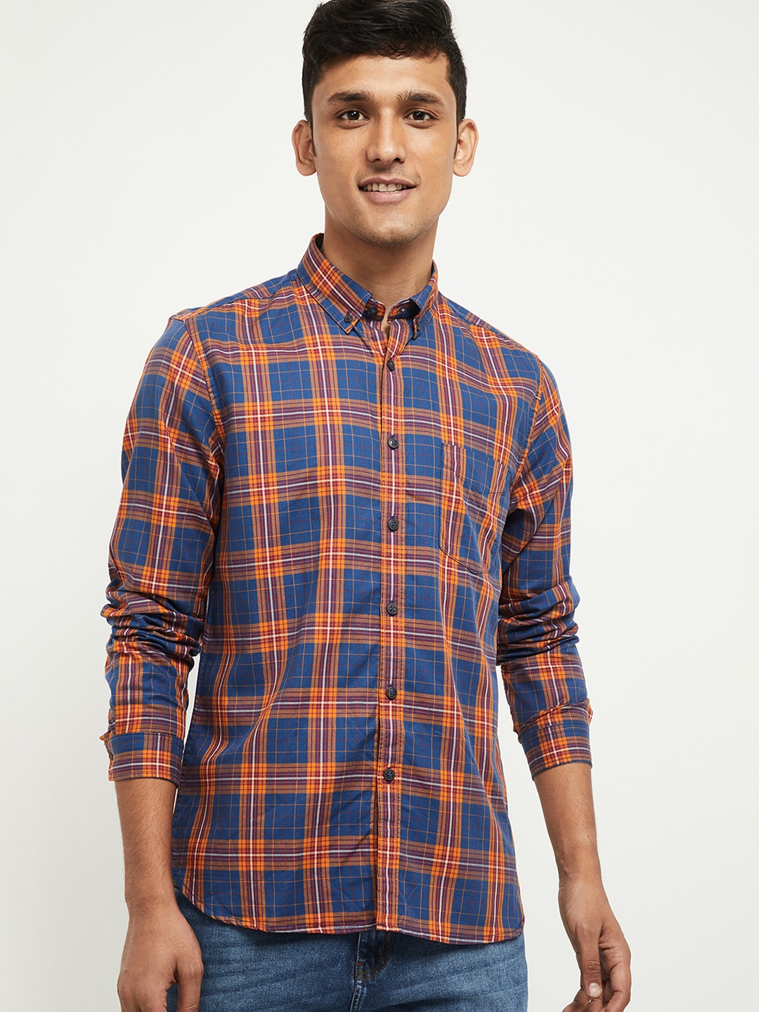 

max Men Navy Blue Checked Casual Shirt