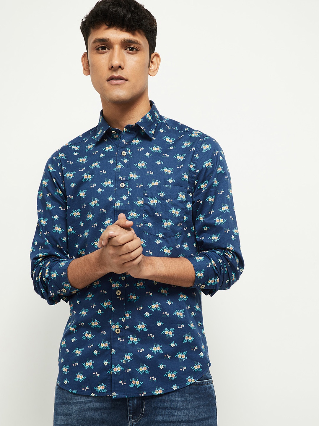 

max Men Navy Blue Floral Opaque Printed Casual Pure Cotton Shirt