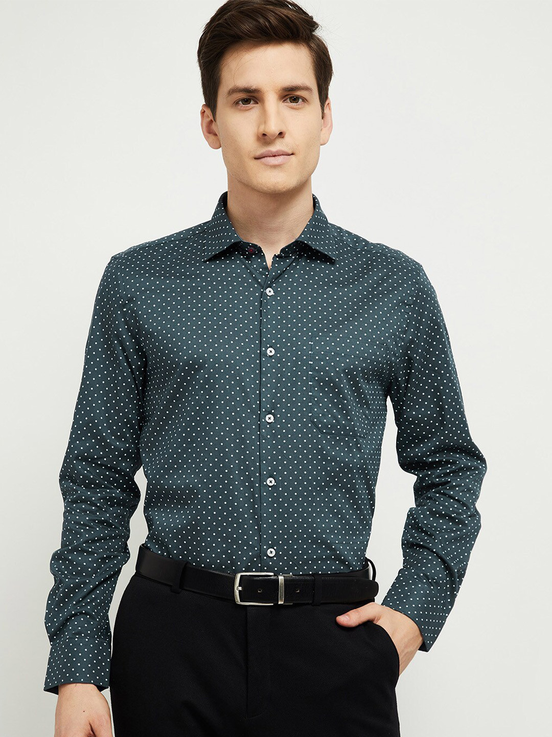 

max Men Grey Opaque Printed Casual Shirt