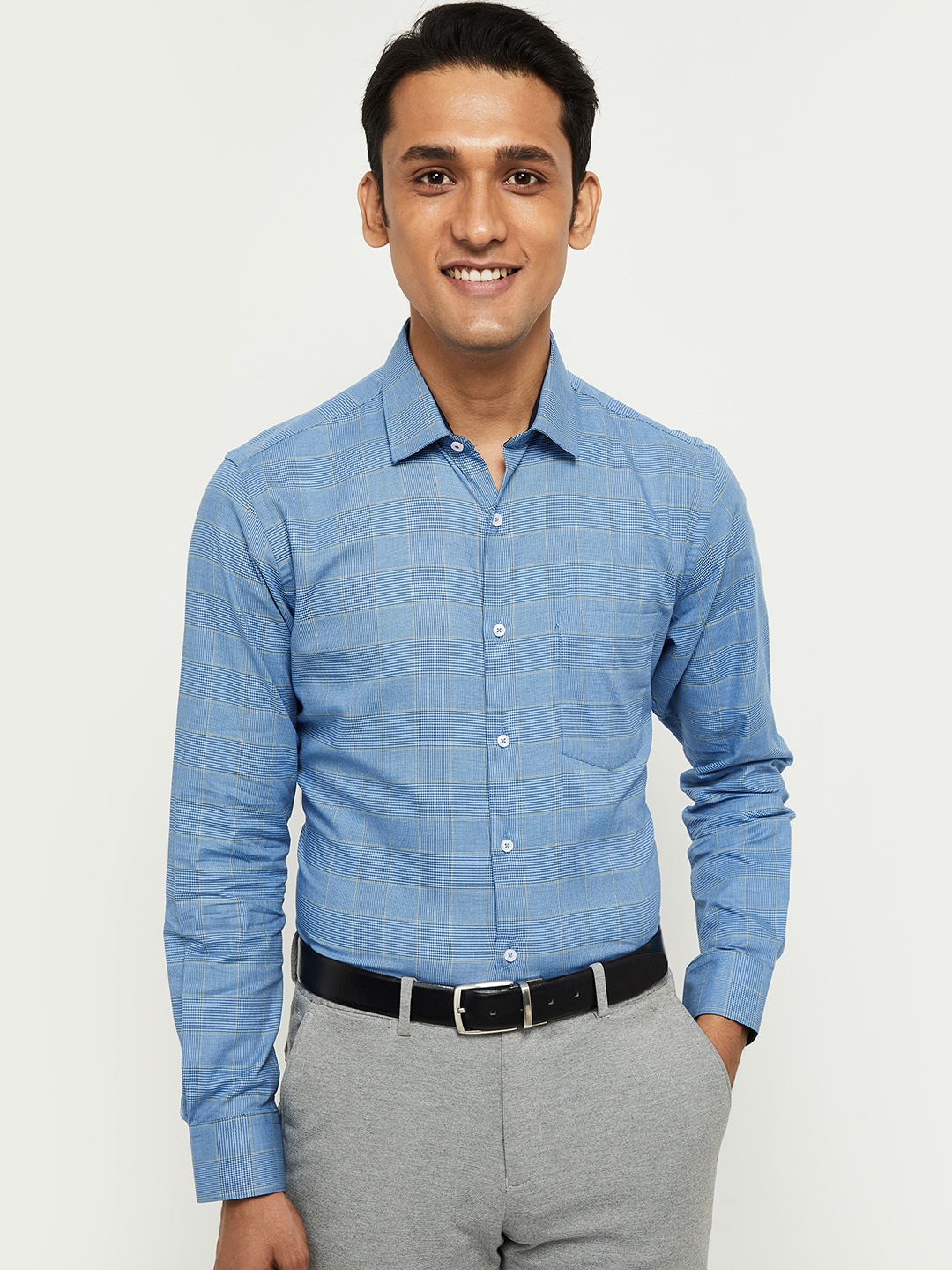 

max Men Blue Checked Pure Cotton Semiformal Shirt