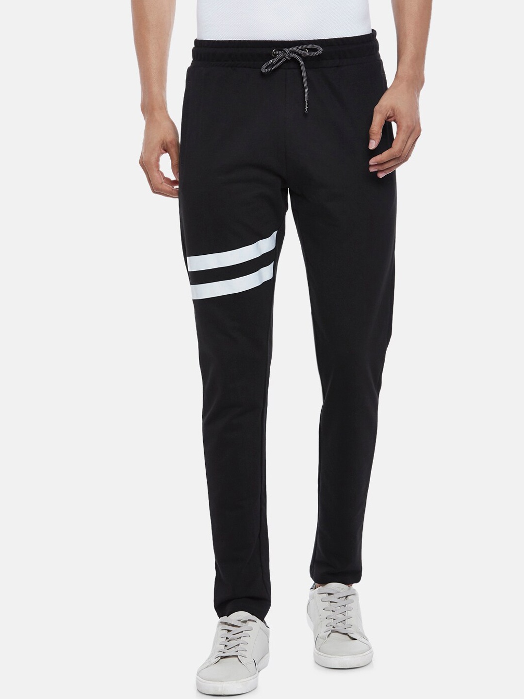 

People Men Black Solid Joggers