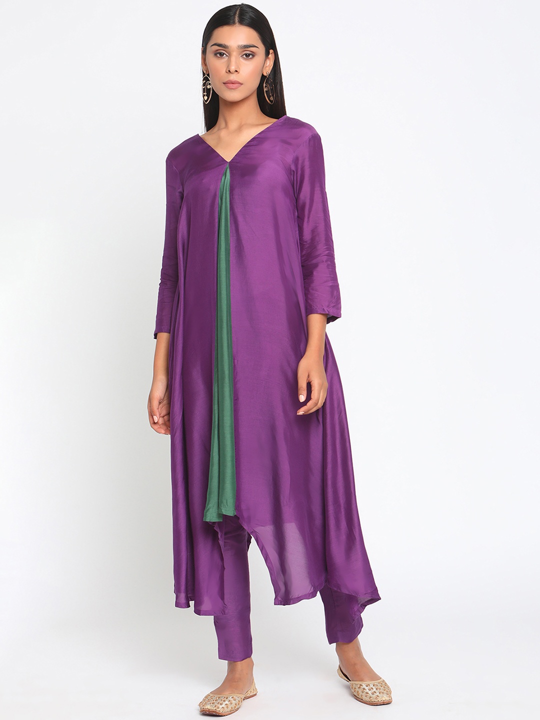 

trueBrowns Women Purple Layered Asymmetric Kurta with Trousers