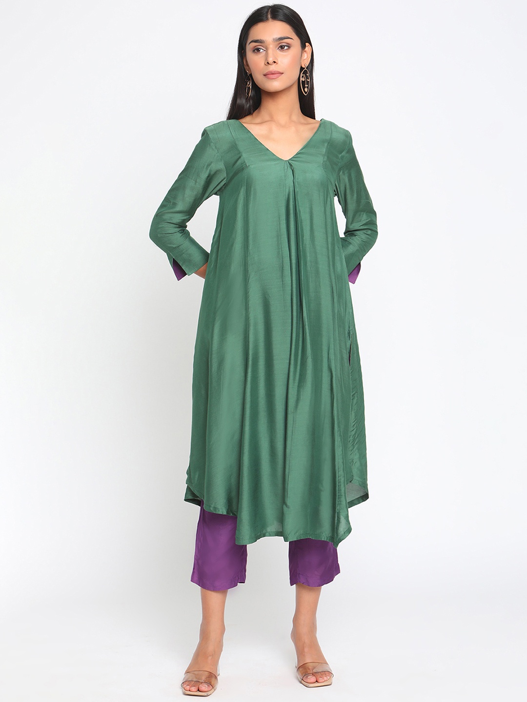 

trueBrowns Women Green Pleated Kurta with Trousers