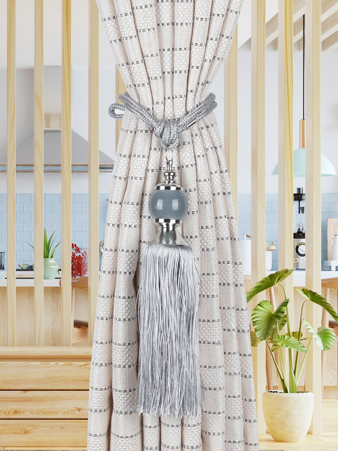 

ROMEE Set Of 2 Silver-Coloured Solid Decorative Tassel Curtain Tiebacks