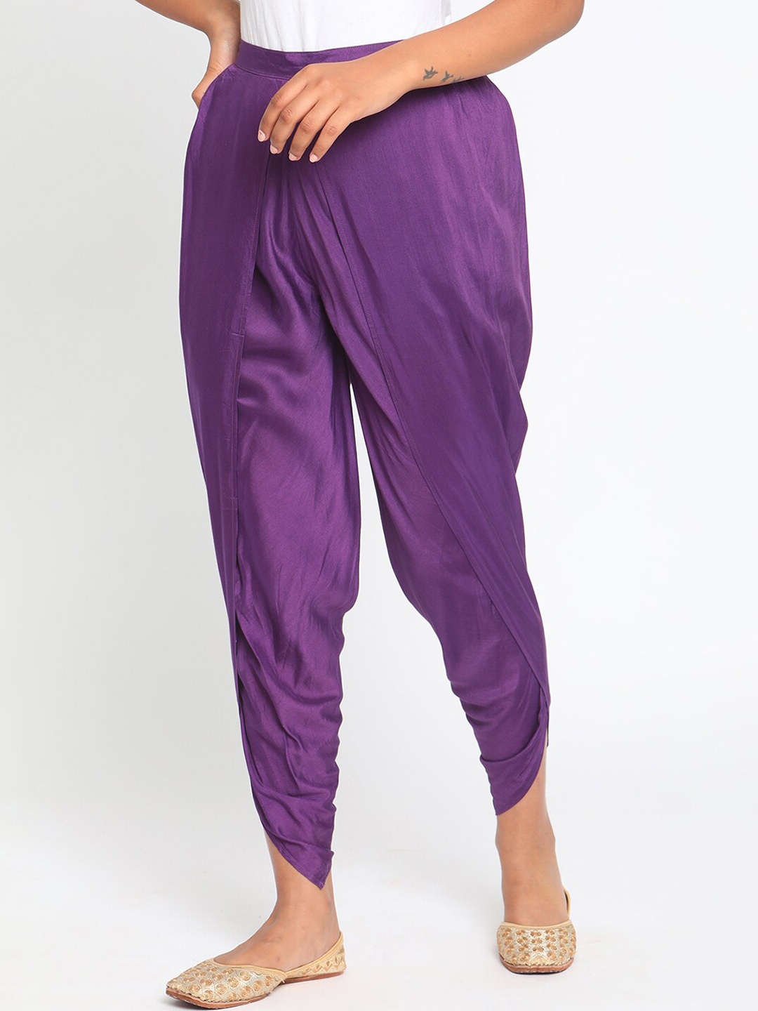 

trueBrowns Women Purple Solid Silk Jodhpuri Pants