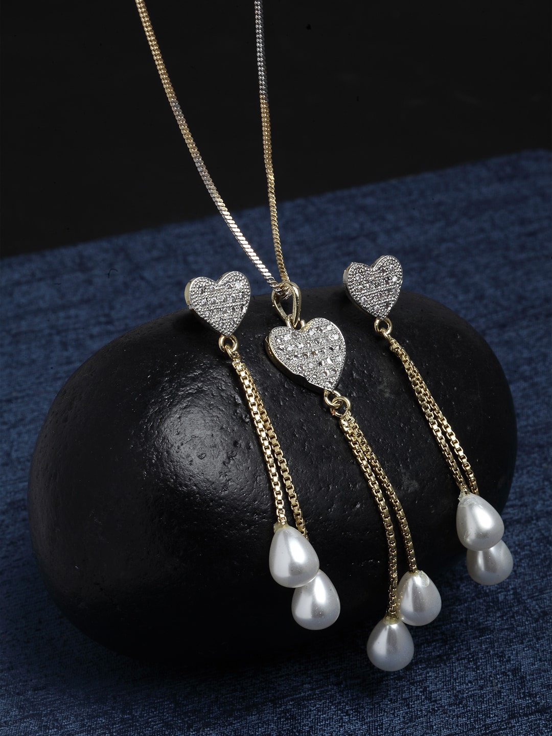 

ZENEME Gold Plated White AD-Studded Heart Shaped pendant with Chain & Earring