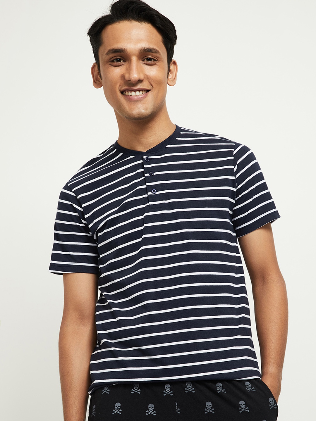 

max Men Navy Blue & White Striped Henley Neck T-shirt
