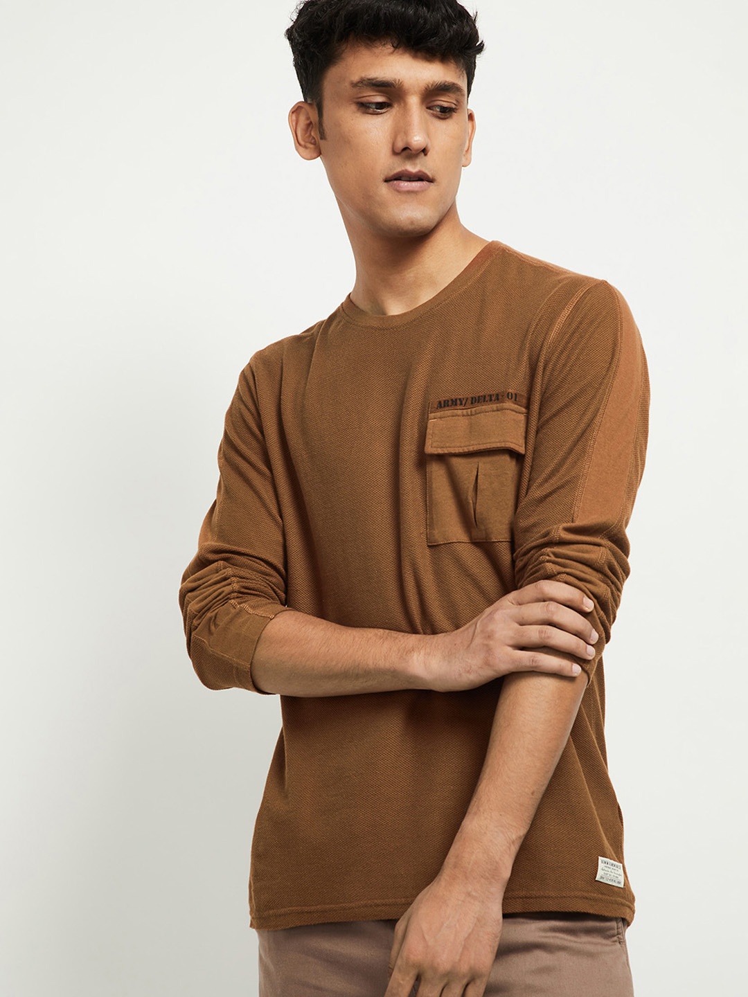 

max Men Brown Pure Cotton T-shirt
