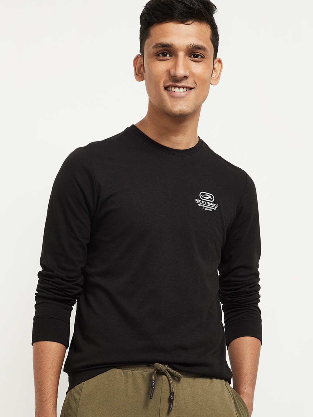 

max Men Black T-shirt