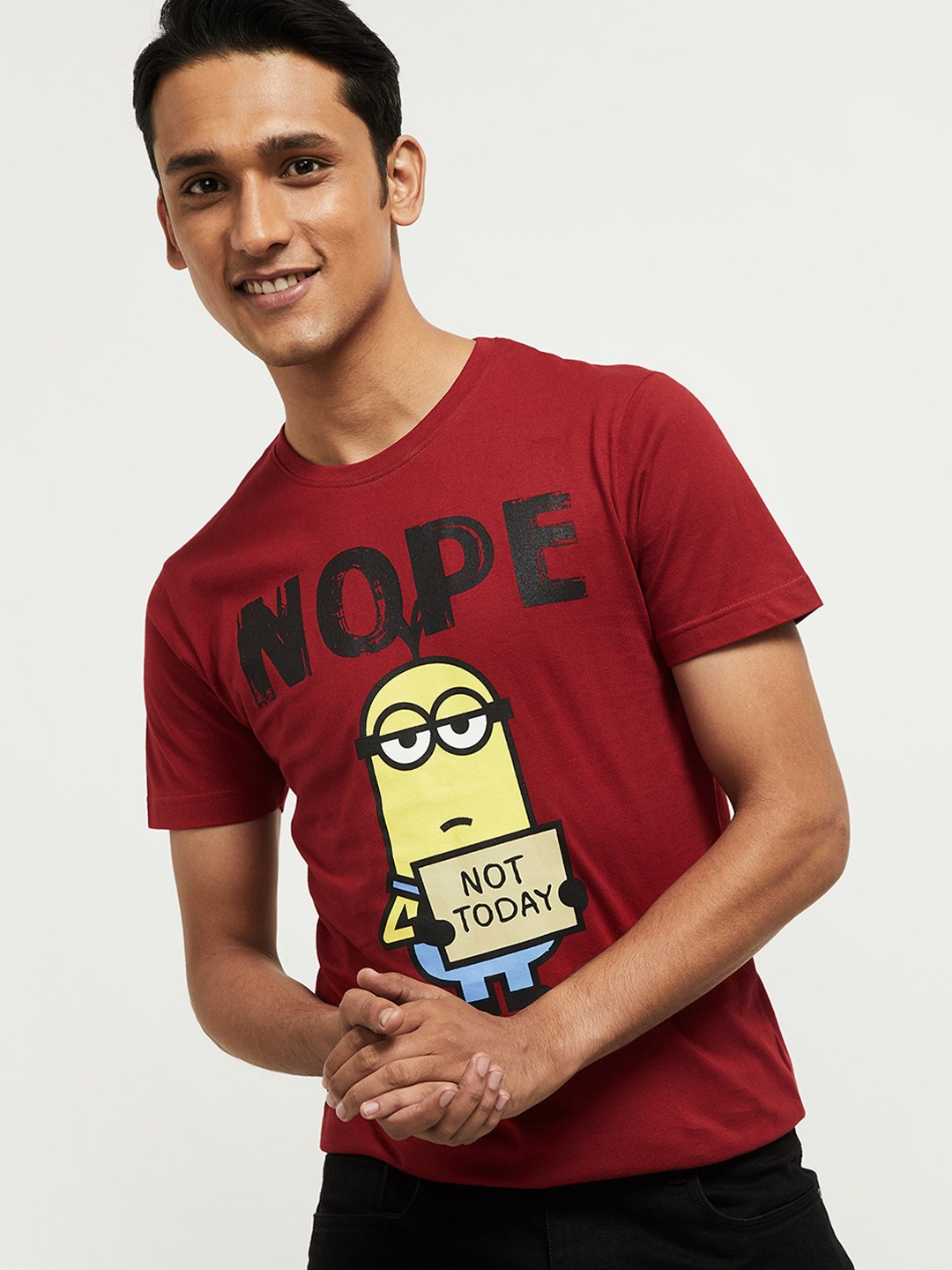 

max Men Red Minions Printed Pure Cotton T-shirt