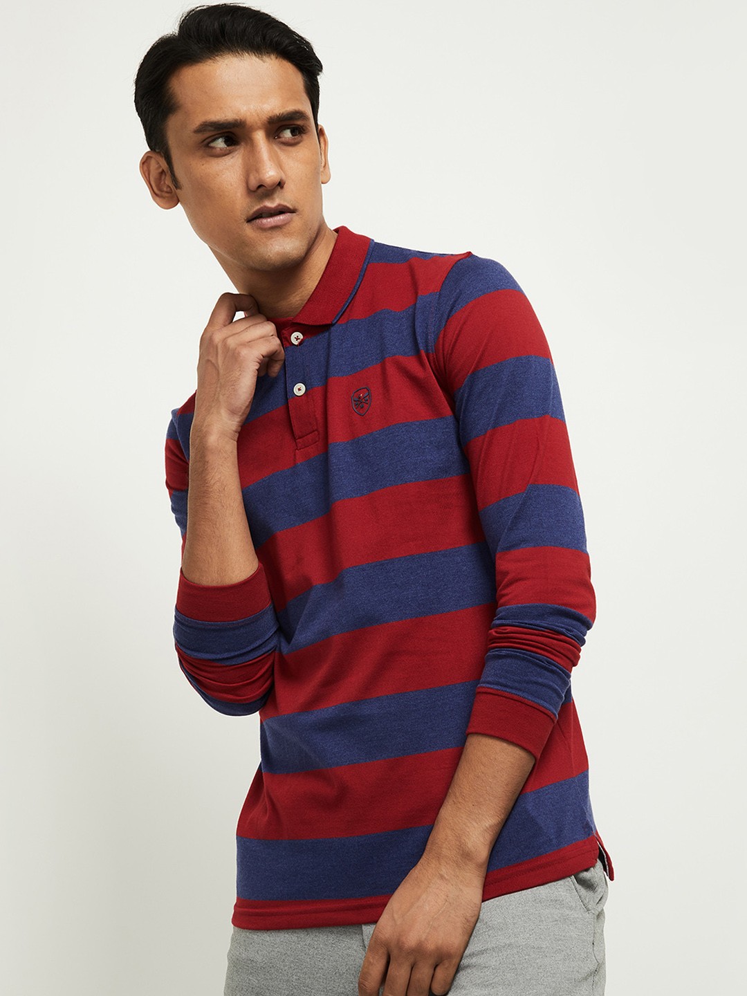 

max Men Red & Blue Striped Polo Collar T-shirt