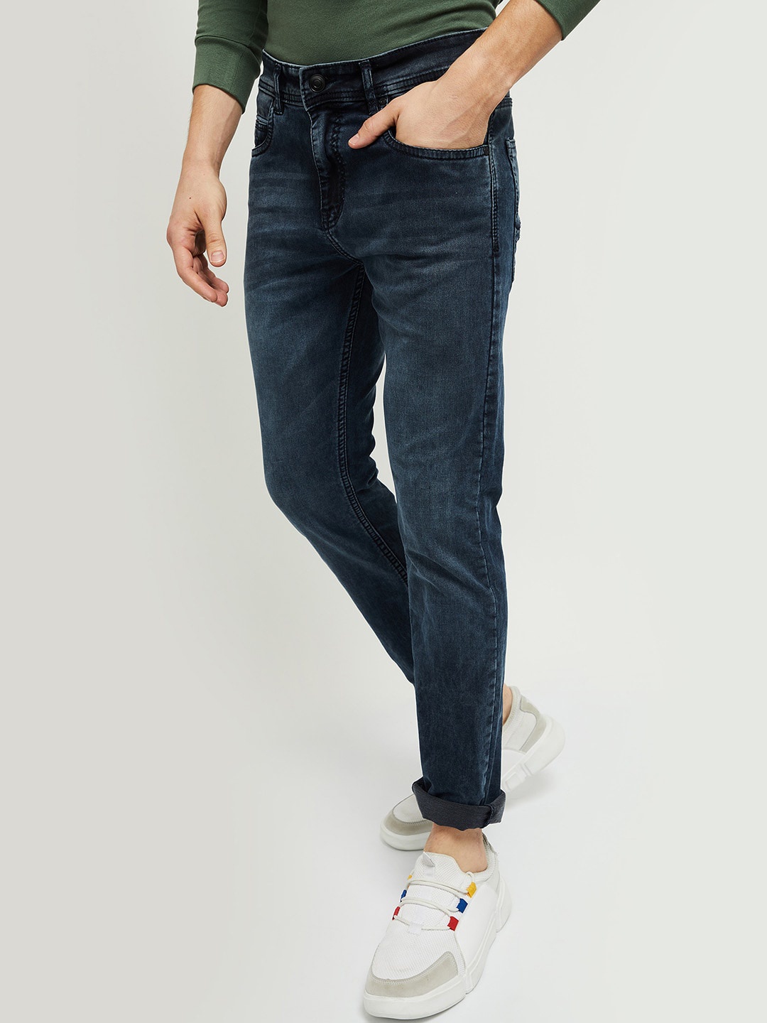 

max Men Blue Light Fade Jeans