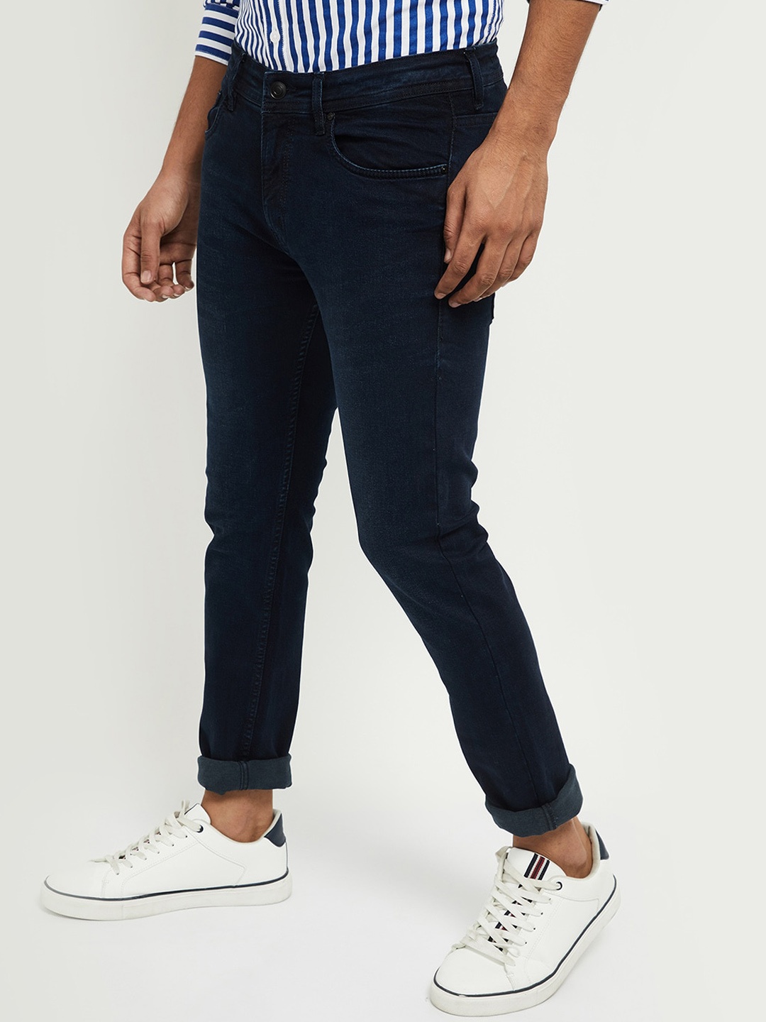 

max Men Blue Solid Regular Mid-Rise Jeans