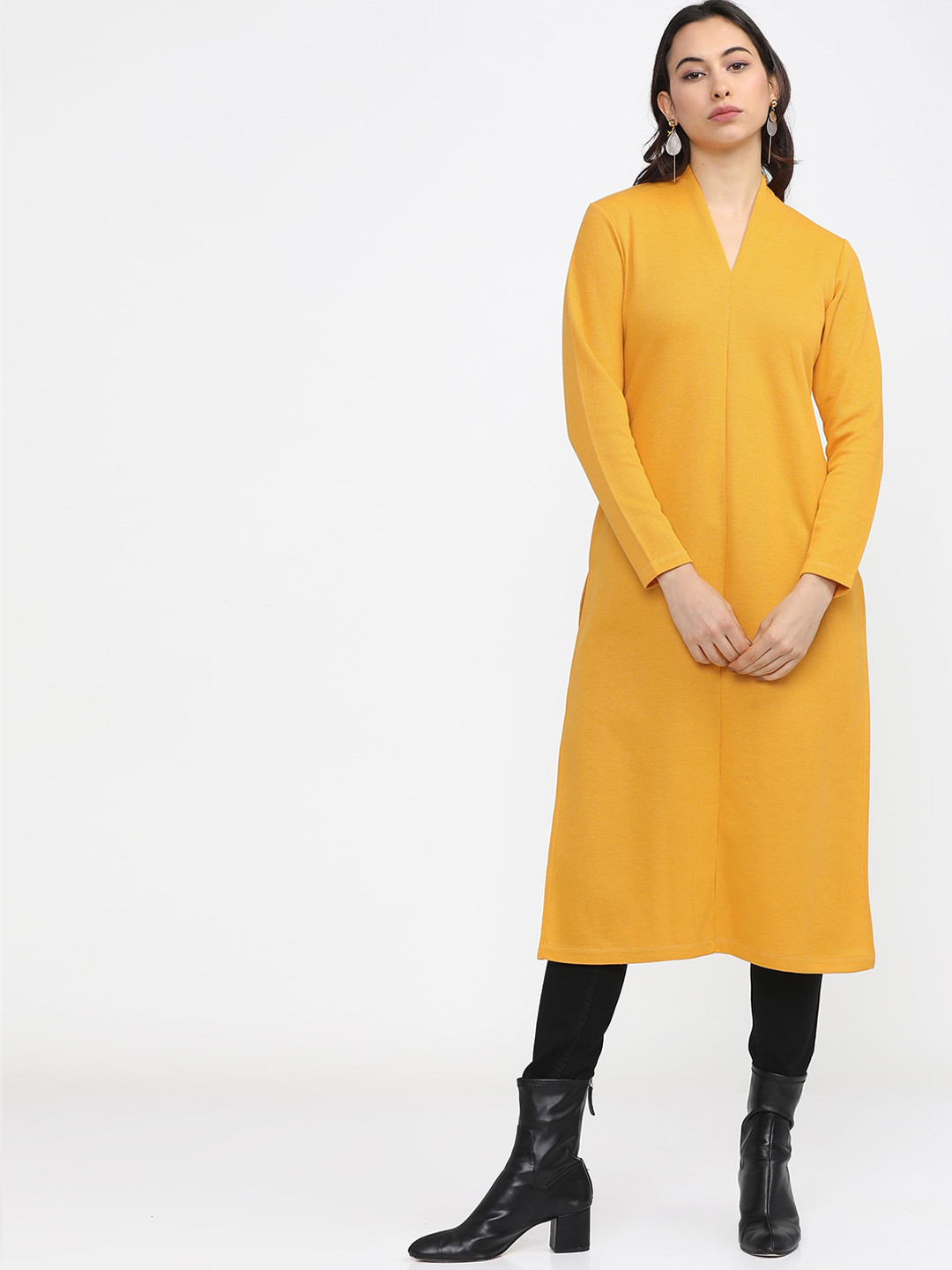 

Vishudh Women Yellow Kurta