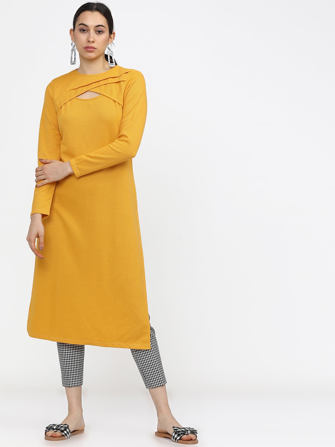 

Vishudh Women Yellow Kurta