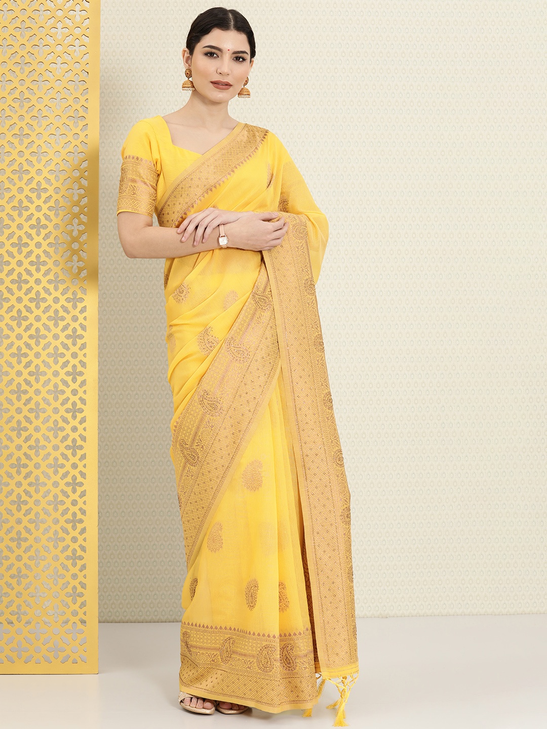 

House of Pataudi Yellow Ethnic Motifs Beads and Stones Saree