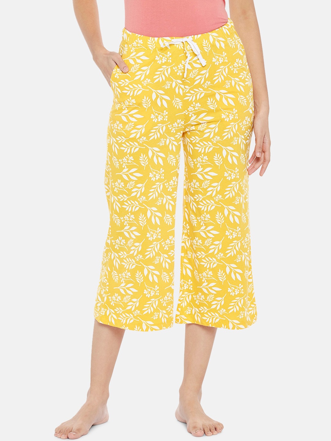 

Dreamz by Pantaloons Women Yellow & White Printed Cotton Lounge Capris