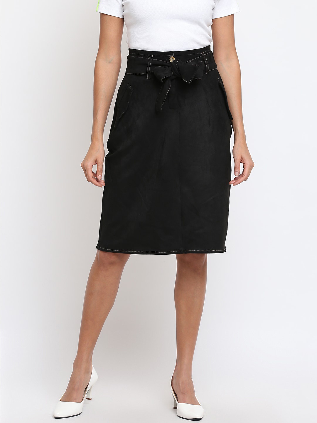 

am ma Women Black Solid Straight Knee-Length Skirt