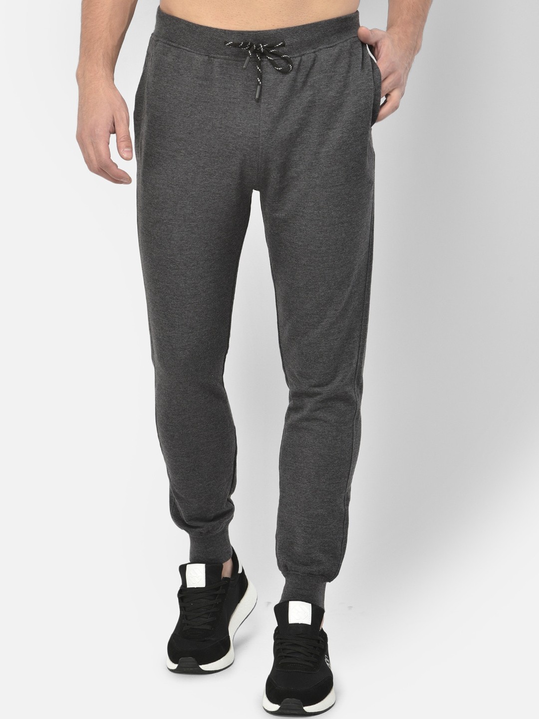 

Richlook Men Grey Solid Joggers