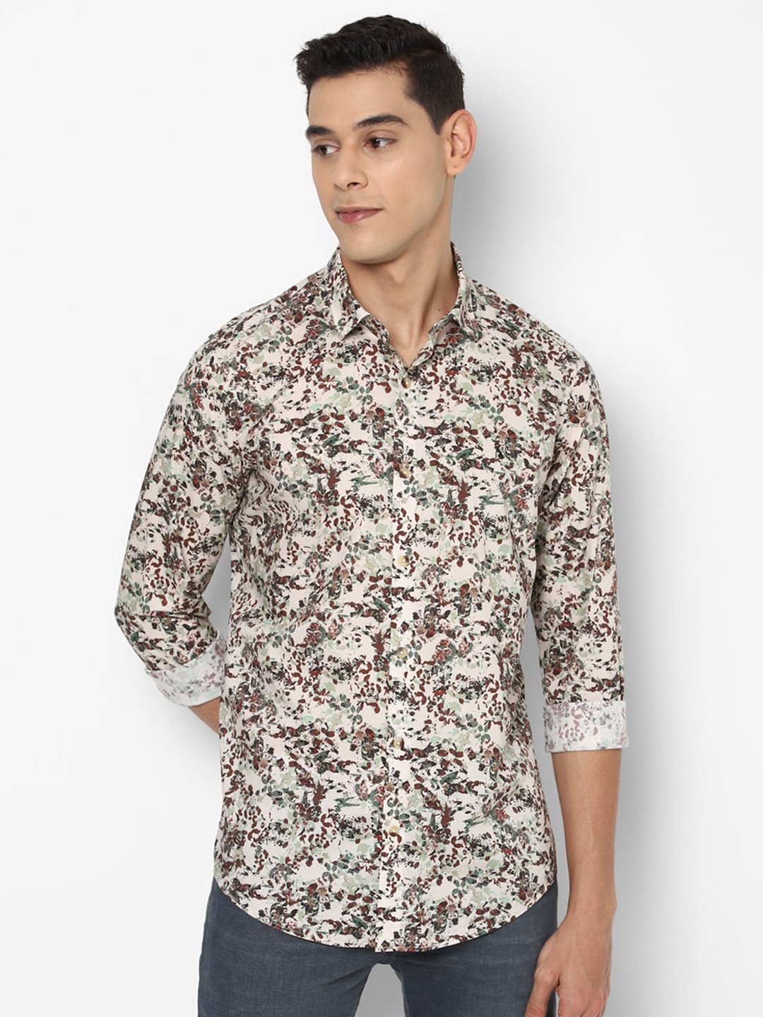 

SIMON CARTER LONDON Men Cream-Coloured Slim Fit Floral Printed Pure Cotton Casual Shirt