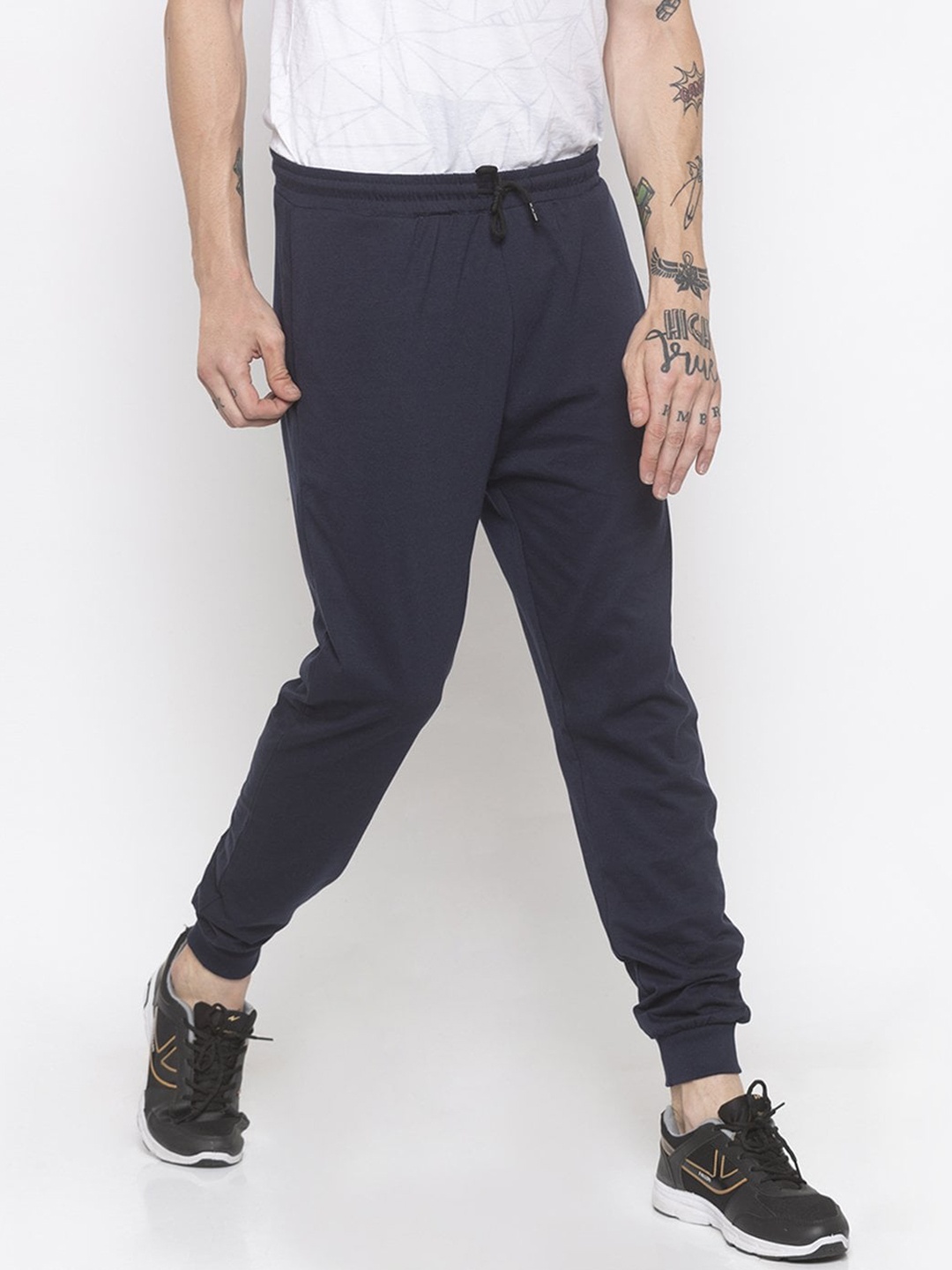 

Status Quo Men Navy Blue Solid Mid Rise Regular Fit Joggers