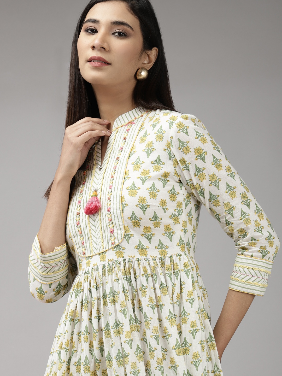 

Indo Era Women Off White & Green Pure Cotton Ethnic Motifs Ethnic A-Line Midi Dress