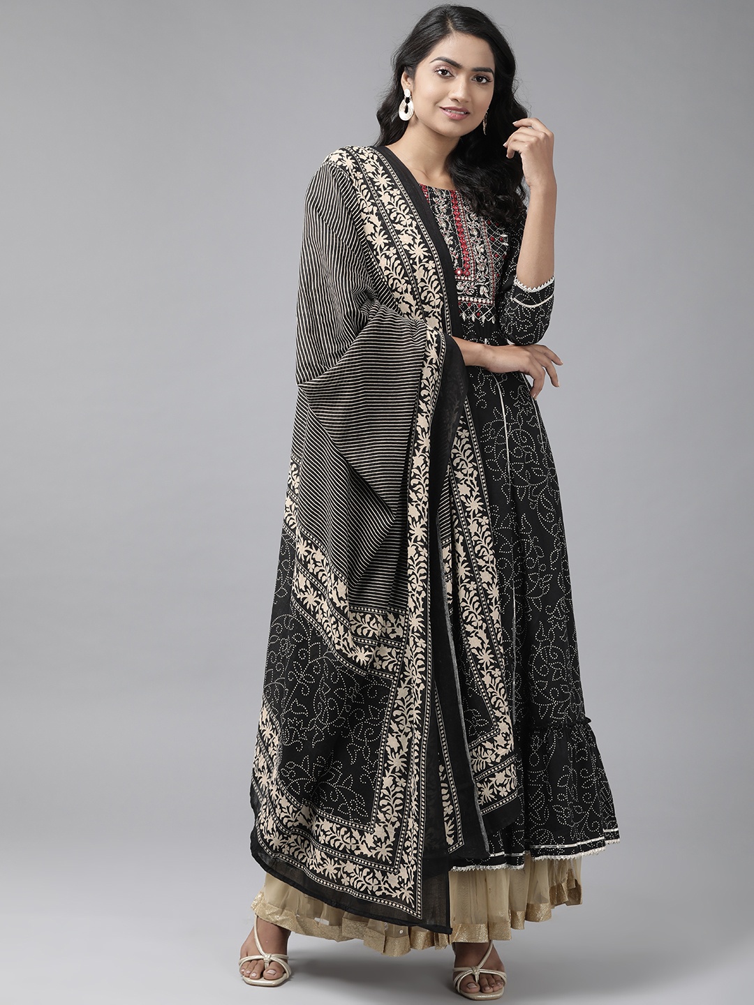 

Indo Era Women Black & Off White Bandhani Printed Gotta Patti Kurta with Dupatta