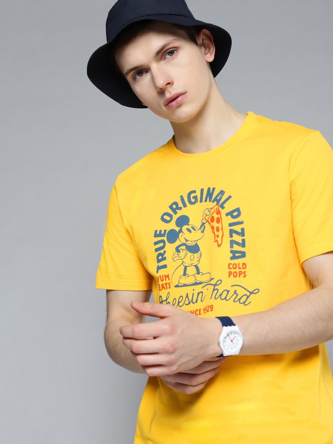

Kook N Keech Disney Men Yellow & Blue Printed T-shirt